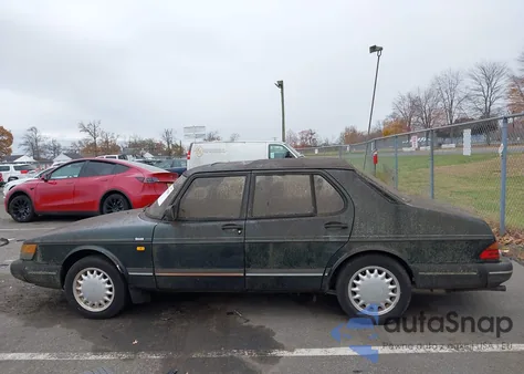 1992 Saab 900 S z USA, uszkodzony, nr VIN YS3AK45E8N2018020